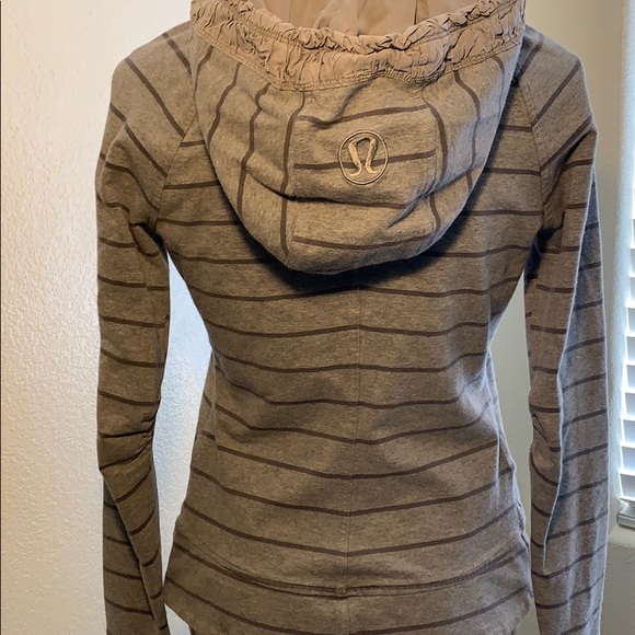 Lululemon Ruffle Scuba Jacket - Picture 2 of 5